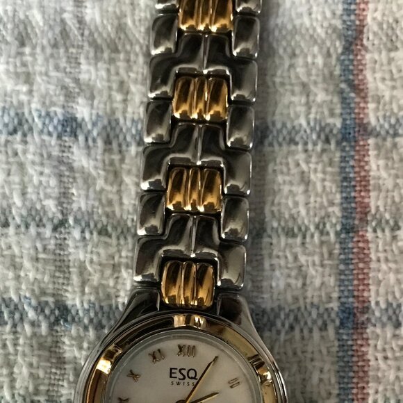 ESQ Esquire Swiss Quartz Watch – Nonworking, For Parts Only - Picture 3 of 6